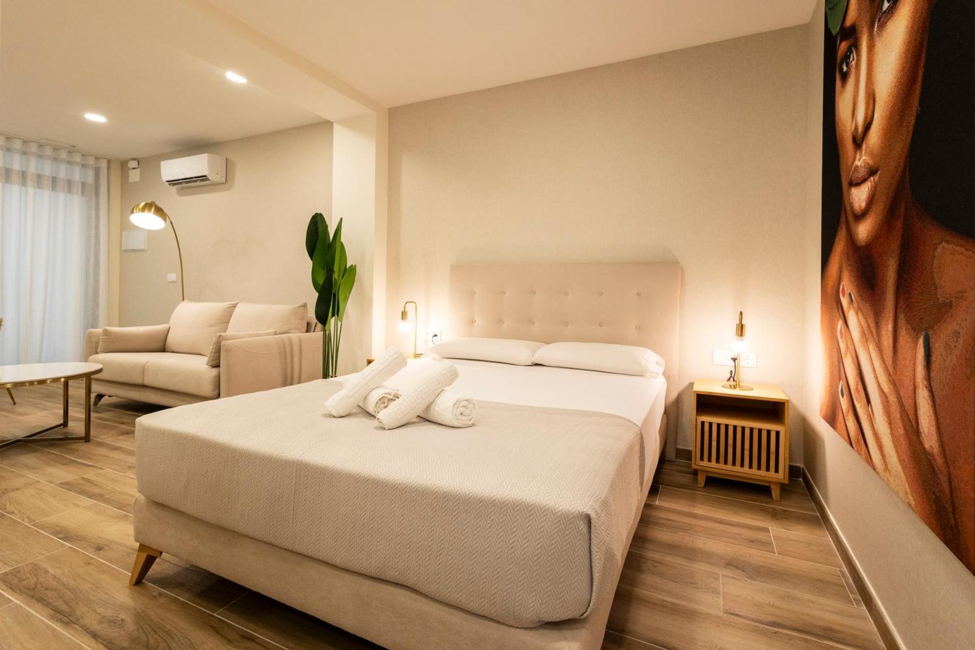 Cortes Suites By Concept Flats فالنسيا المظهر الخارجي الصورة