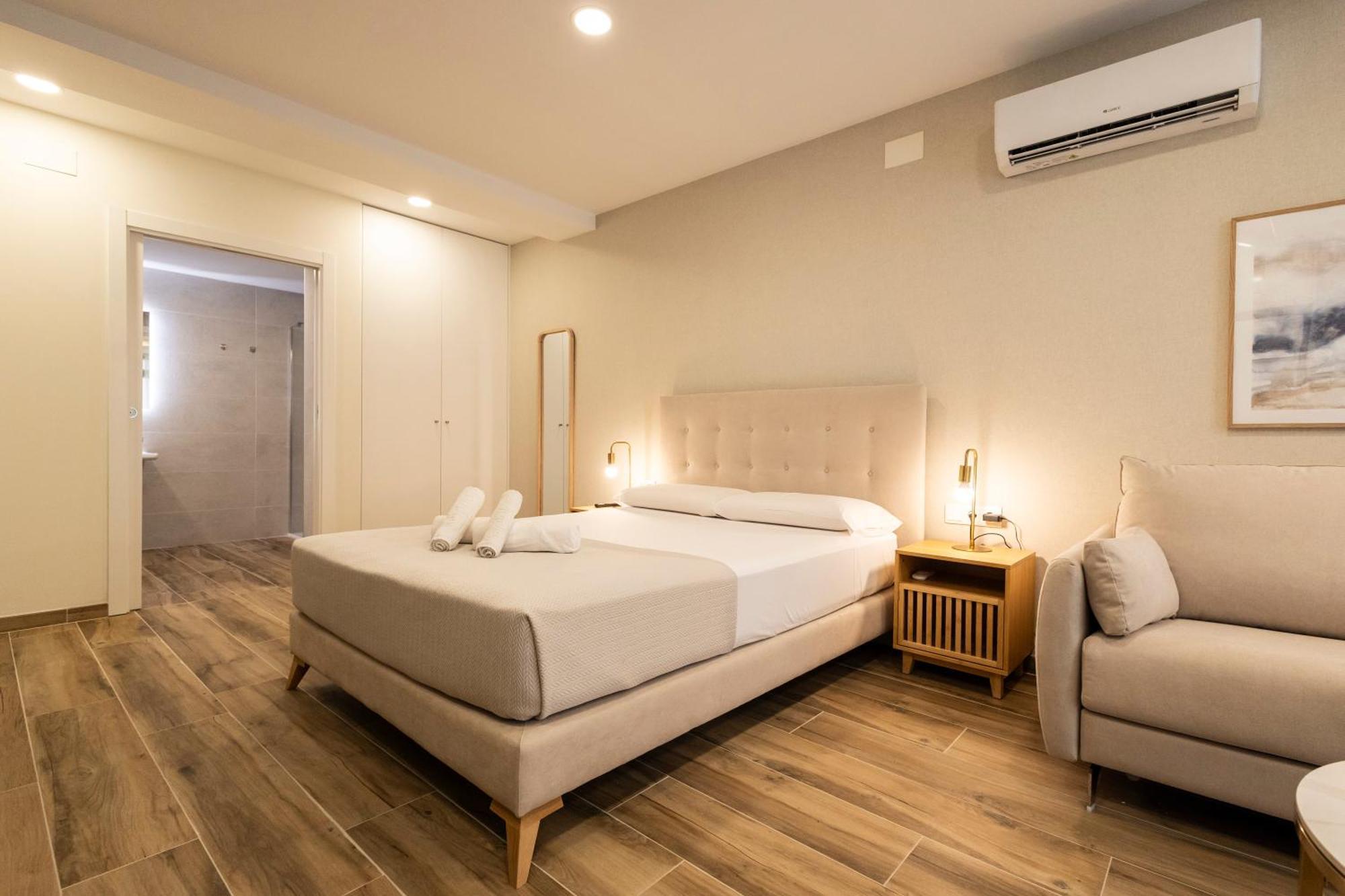 Cortes Suites By Concept Flats فالنسيا المظهر الخارجي الصورة